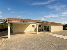 Gers (32) department, for sale in Barcelonne-du-Gers: beautiful contemporary 5-room house (T5) of 138 m² of living space on one level + terraces, swimming pool and garage on 1694 m² of land, in a quie