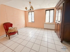 Dpt Landes (40), à vendre AIRE SUR L'ADOUR maison à rénover T6 de 200 m² habitables + garage attenant et dépendances sur 1314 m² de terrain au centre village