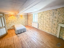 Dpt Landes (40), à vendre AIRE SUR L'ADOUR maison à rénover T6 de 200 m² habitables + garage attenant et dépendances sur 1314 m² de terrain au centre village