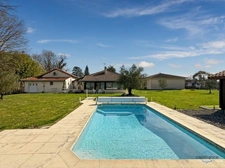 Gers (32) department, for sale in Barcelonne-du-Gers: 5-room house (T5) with 155 m² of living space + large garages, outbuildings and swimming pool on 8678 m² of land, in a quiet location