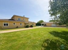 Landes (40) department, for sale in Aire-sur-l'Adour: contemporary 6-room house of 202m² of living space + terraces, pool house, 60m² garage and swimming pool on 2755m² of land, in a quiet location