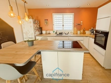 Dpt Landes (40), à vendre CAZERES SUR L'ADOUR Maison contemporaine T4 de 88 m² habitables en plain pied + garage de 20 m² sur 630 m² de terrain, au calme