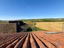 Gers (32), for sale in Viella: Superb character house with 8 rooms (T8) offering 270 m² of living space + large adjoining garage, carport and campervan shelter, swimming pool on 5493 m² of land, in a 