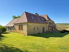 Gers (32), for sale in Viella: Superb character house with 8 rooms (T8) offering 270 m² of living space + large adjoining garage, carport and campervan shelter, swimming pool on 5493 m² of land, in a 