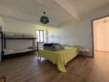 Dpt Hautes Pyrénées (65), à vendre VILLEMBITS grande maison T4 de 180 m² + grandes dépendances avec activité de gîtes sur 2900 m² de terrain, au calme