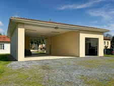 Gers (32) department, for sale in Barcelonne-du-Gers: 5-room house (T5) with 155 m² of living space + large garages, outbuildings and swimming pool on 8678 m² of land, in a quiet location