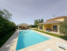 Landes (40) department, for sale in Aire-sur-l'Adour: contemporary 6-room house of 202m² of living space + terraces, pool house, 60m² garage and swimming pool on 2755m² of land, in a quiet location