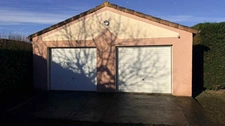 Gers (32) department, for sale in Barcelonne-du-Gers: Single-story, 4-room house with 105 m² of living space + attached garage and detached double garage on 1193 m² of land, in a quiet location