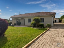Gers (32) department, for sale in Barcelonne-du-Gers: beautiful contemporary 5-room house (T5) of 138 m² of living space on one level + terraces, swimming pool and garage on 1694 m² of land, in a quie