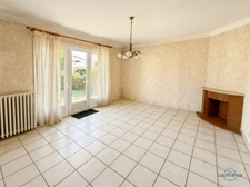 Landes (40) department, for sale in Aire-sur-l'Adour: a 96 sq m (1033 sq ft) 4-room house requiring renovation, plus a garage, on a 620 sq m (6,688 sq ft) plot of land, in a quiet location.