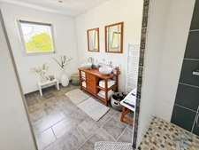 Landes (40) department, for sale in Aire-sur-l'Adour: contemporary 6-room house of 202m² of living space + terraces, pool house, 60m² garage and swimming pool on 2755m² of land, in a quiet location