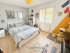 Dpt Landes (40), à vendre CAZERES SUR L'ADOUR Maison contemporaine T4 de 88 m² habitables en plain pied + garage de 20 m² sur 630 m² de terrain, au calme