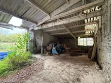Hautes-Pyrénées (65), for sale in Hères: large 161 m² hangar with adjoining land on a total plot of 699 m², in a quiet location
