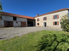 Dpt Hautes Pyrénées (65), à vendre VILLEMBITS grande maison T4 de 180 m² + grandes dépendances avec activité de gîtes sur 2900 m² de terrain, au calme