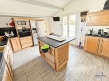 Gers (32) department, for sale in Barcelonne-du-Gers: 5-room house (T5) with 155 m² of living space + large garages, outbuildings and swimming pool on 8678 m² of land, in a quiet location