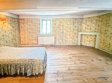 Dpt Landes (40), à vendre AIRE SUR L'ADOUR maison à rénover T6 de 200 m² habitables + garage attenant et dépendances sur 1314 m² de terrain au centre village