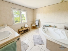 Landes (40) department, for sale in Aire-sur-l'Adour: contemporary 6-room house of 202m² of living space + terraces, pool house, 60m² garage and swimming pool on 2755m² of land, in a quiet location