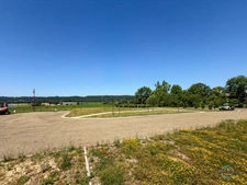 Dpt Gers (32), à vendre BERNEDE terrain constructible de 1335 m² viabilisé et borné, au calme