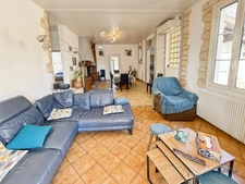 Dpt Gers (32), à vendre BARCELONNE DU GERS Maison T5 de 155 m² habitables + grands garages, dépendances et piscine sur 8678 m² de terrain, au calme