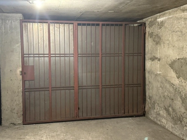 AIX LES BAINS (73), Centre Ville Grand Garage Box fermé sécurisé