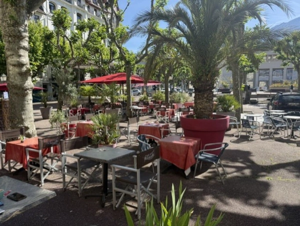 AIX LES BAINS (73) Restaurant Centre Ville, Grande Terrasse