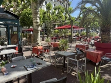 AIX LES BAINS (73) Restaurant Centre Ville, Grande Terrasse