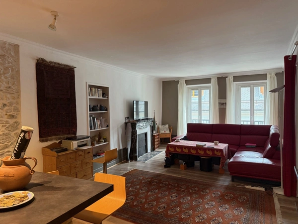 AIX LES BAINS (73), hyer centre ville, Appartement 3 pièces, 77 M²,Balcon