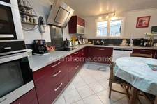 SAINT-MICHEL-EN-L’HERM – Maison familiale 121 m² – 4 chambres + bureau – Véranda, cuisine d’été, garages et dépendances – Terrain clos de 742 m²