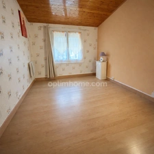 SAINT-MICHEL-EN-L’HERM – Maison familiale 121 m² – 4 chambres + bureau – Véranda, cuisine d’été, garages et dépendances – Terrain clos de 742 m²