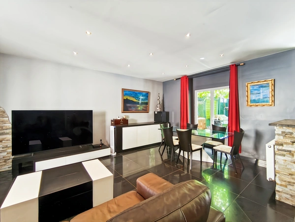 Maison de caractère en centre-ville 180 m² - DOUVAINE (74)