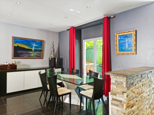 Maison de caractère en centre-ville 180 m² - DOUVAINE (74)