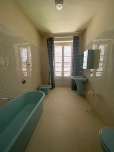 Dpt Saône et Loire (71), à vendre GIVRY maison P7 de 250 m² - Terrain de 1 278,00 m² - Plain pied