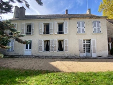 Dpt Saône et Loire (71), à vendre GIVRY maison P7 de 250 m² - Terrain de 1 278,00 m² - Plain pied
