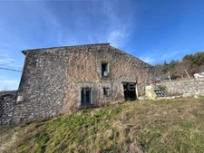 Maison Ferme avec 18 hectares à vendre à La Rochegiron (04150) proche Banon, Alpes-de-Haute-Provence