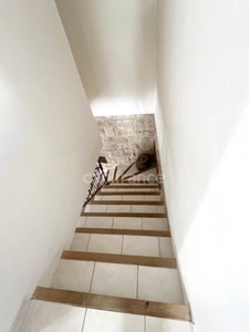 Maison de village à vendre à Céreste-en-Luberon – 2 chambres, terrasse, aucun travaux