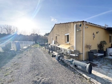 Maison individuelle à vendre récente de plain-pied avec piscine 4 pièces 3 chambres proche Gréoux-Les-Bains  (04)