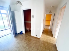Vente Maison de plain-pied 4 pièces à MANOSQUE (04) - Jardin 740m2, garage, combles aménagés, proche commodités