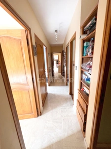 Detached house with 5 rooms, 4 bedrooms, 123 m² with full basement, 1300 m² plot and panoramic view in REILLANNE (04)