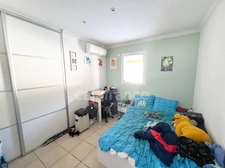 Maison individuelle à vendre récente de plain-pied avec piscine 4 pièces 3 chambres proche Gréoux-Les-Bains  (04)