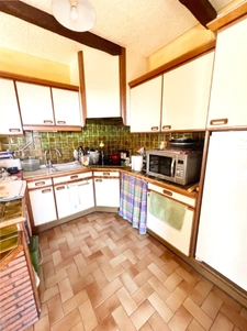 Rare villa for sale in Forcalquier (04) - 220m2, 7 rooms, 6 bedrooms, 800m2 garden, Great Potential