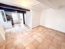 Maison de village lumineuse 2 chambres avec cave aménageable à Revest-du-Bion (04) proche Banon – Idéal investissement locatif