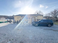 Maison individuelle à vendre récente de plain-pied avec piscine 4 pièces 3 chambres proche Gréoux-Les-Bains  (04)