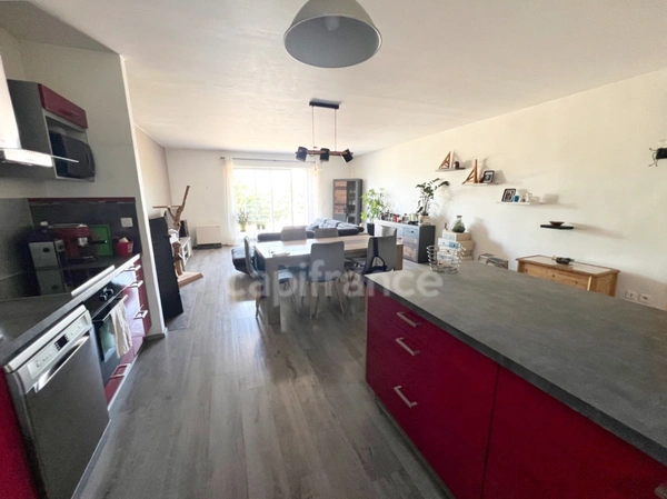 Maison de village 300 m² avec jardin et garage à vendre à Reillanne (04110) – Cœur du Luberon