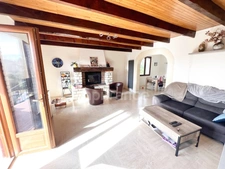 Detached house with 5 rooms, 4 bedrooms, 123 m² with full basement, 1300 m² plot and panoramic view in REILLANNE (04)