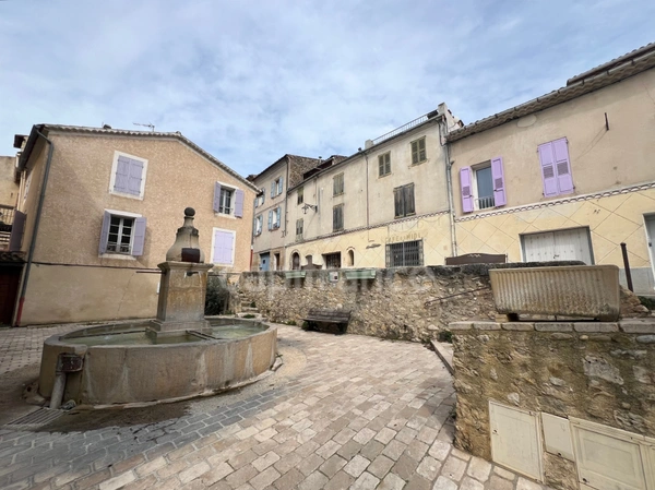 Maison à vendre 6 pièces proche de GREOUX LES BAINS (04)