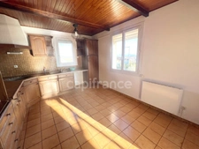 Rare villa for sale in Forcalquier (04) - 220m2, 7 rooms, 6 bedrooms, 800m2 garden, Great Potential