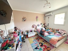 Maison individuelle à vendre récente de plain-pied avec piscine 4 pièces 3 chambres proche Gréoux-Les-Bains  (04)