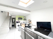3-room apartment for sale in REILLANNE (04110) Village center, no work needed, ideal investment