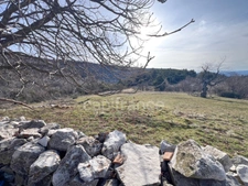 Maison Ferme avec 18 hectares à vendre à La Rochegiron (04150) proche Banon, Alpes-de-Haute-Provence