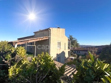 Rare villa for sale in Forcalquier (04) - 220m2, 7 rooms, 6 bedrooms, 800m2 garden, Great Potential